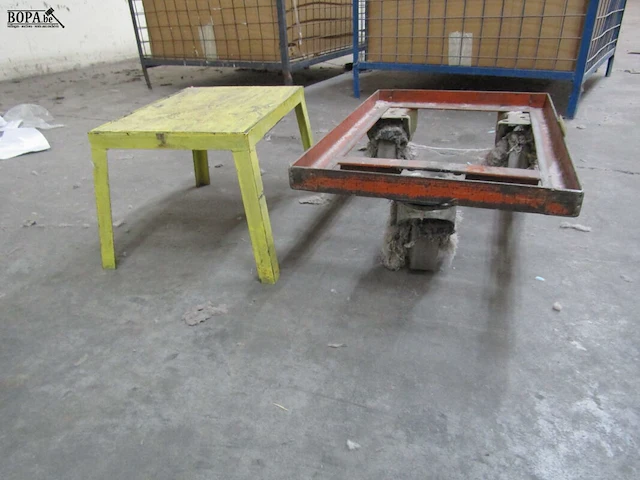 Lot 462 - karretje en opstapje - afbeelding 3 van  3