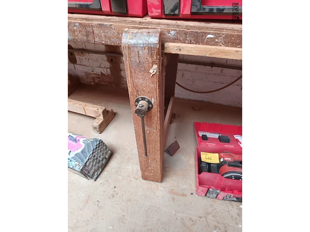 Lot 463 - houten werkbank - afbeelding 4 van  4