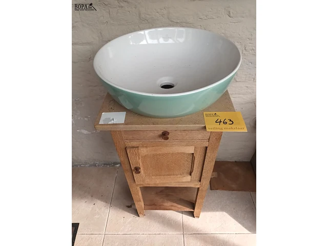 Lot 463 - wastafel - afbeelding 1 van  4