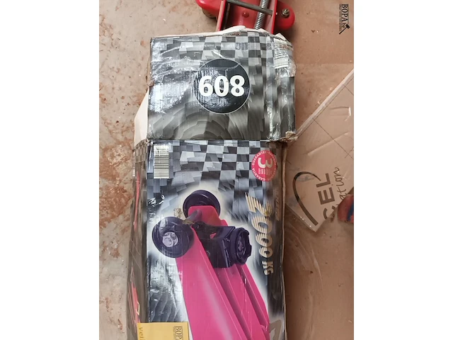Lot 464 - garagekrik 2000 kg - afbeelding 3 van  3
