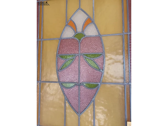 Lot 464 - glas in lood raam - afbeelding 3 van  3