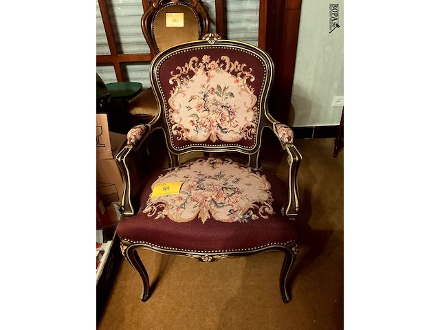 Lot 464 - romantisch zeteltje bekleding rozenmotief handwerk kruisjess - afbeelding 1 van  6