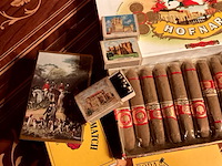 Lot 466 - doos sigaren en lucifers - afbeelding 2 van  2