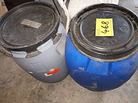 Lot 468 - blauwe ton met deksel. 2 stuks - afbeelding 2 van  2