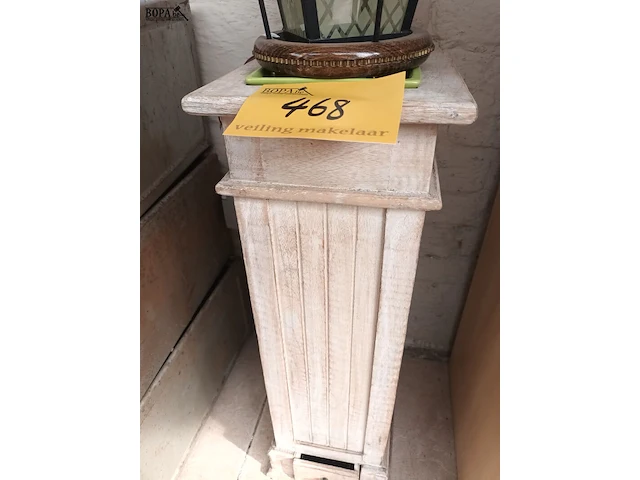 Lot 468 - plantenstandaard en hanglamp - afbeelding 3 van  3