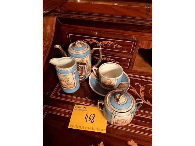 Lot 468 - romantisch thee en koffieserviesje - afbeelding 1 van  3