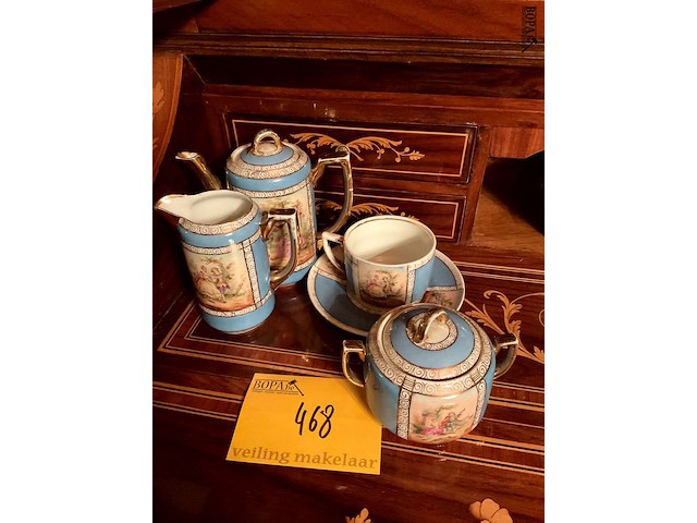Lot 468 - romantisch thee en koffieserviesje - afbeelding 2 van  3