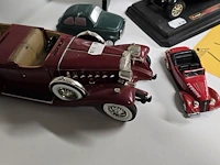 Lot 47 - diverse miniatuur auto's en bord limoges france - afbeelding 2 van  4