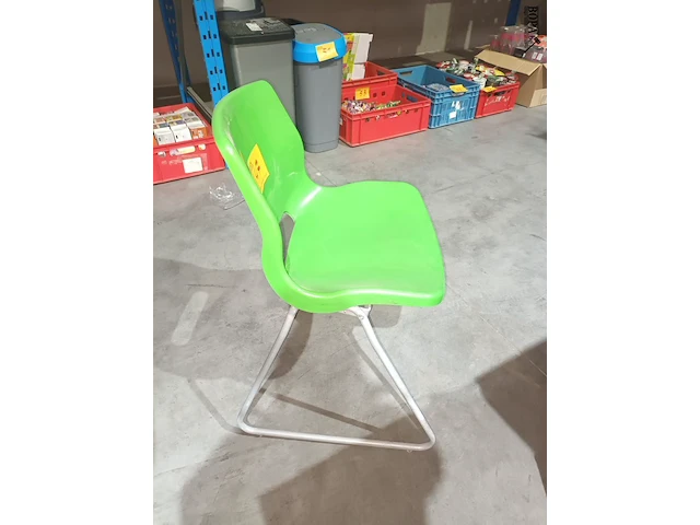 Lot 47 - groene stoel ikea. 5 stuks - afbeelding 3 van  5