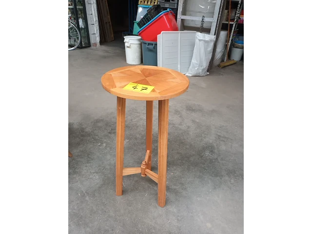 Lot 47 - houten plantenstaander - afbeelding 5 van  5