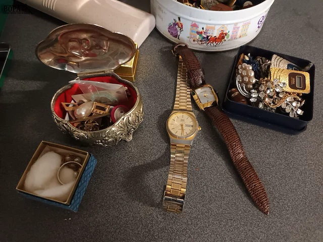 Lot 47 - lot juwelen en horloges - afbeelding 2 van  7