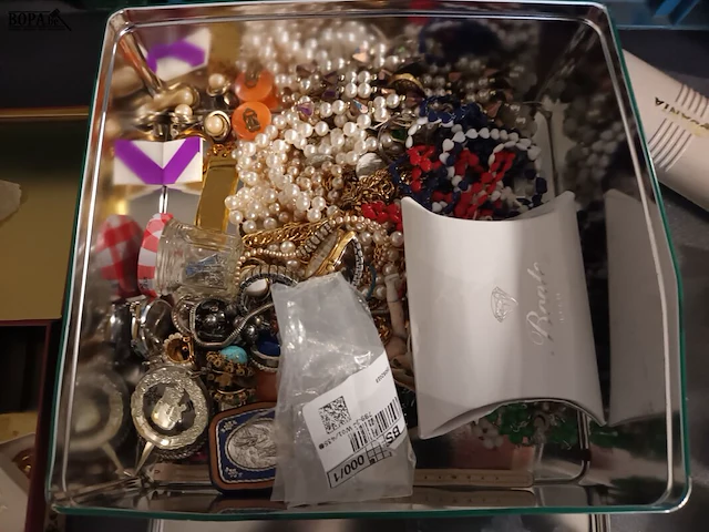 Lot 47 - lot juwelen en horloges - afbeelding 4 van  7