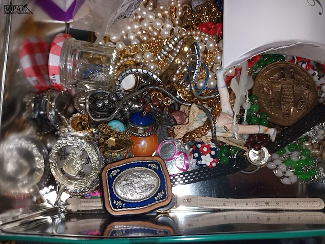 Lot 47 - lot juwelen en horloges - afbeelding 6 van  7
