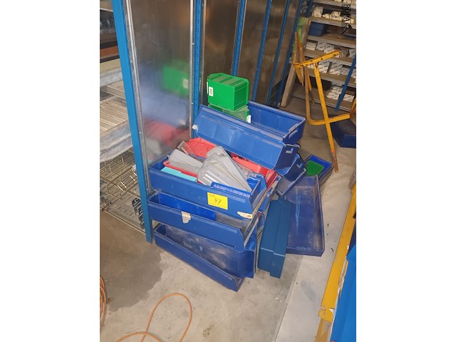 Lot 47 - lot sorteerbakken - afbeelding 3 van  3
