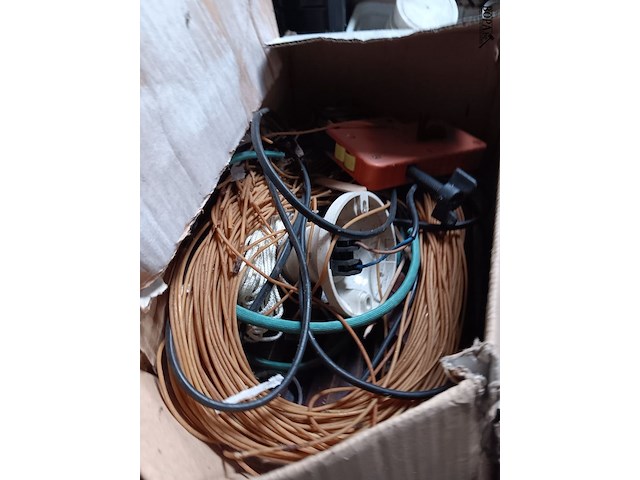 Lot 47 - materiaal voor elektrische installaties - afbeelding 7 van  7