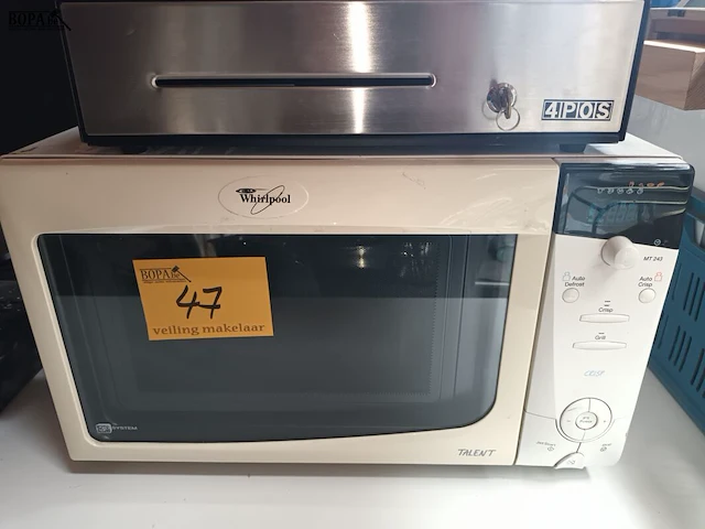 Lot 47 - microgolfoven whirlpool - afbeelding 1 van  5