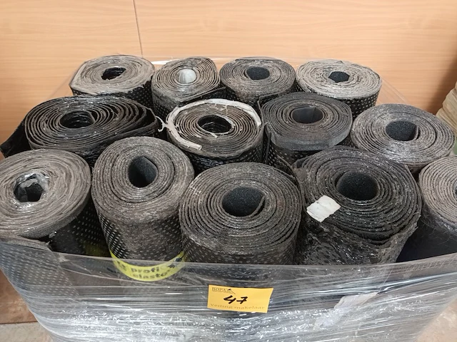 Lot 47 - roofing. 13 stuks - afbeelding 2 van  4