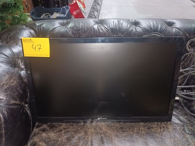 Lot 47 - scherm neovo - afbeelding 1 van  2