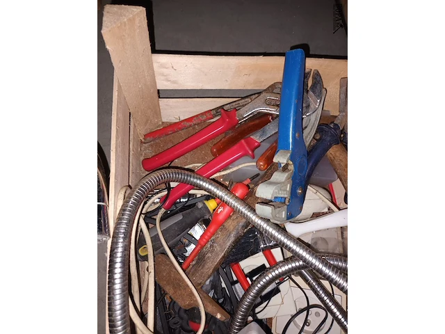 Lot 47 - werkmateriaal en gereedschap - afbeelding 4 van  4