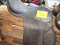 Lot 47 - zadel - afbeelding 1 van  3