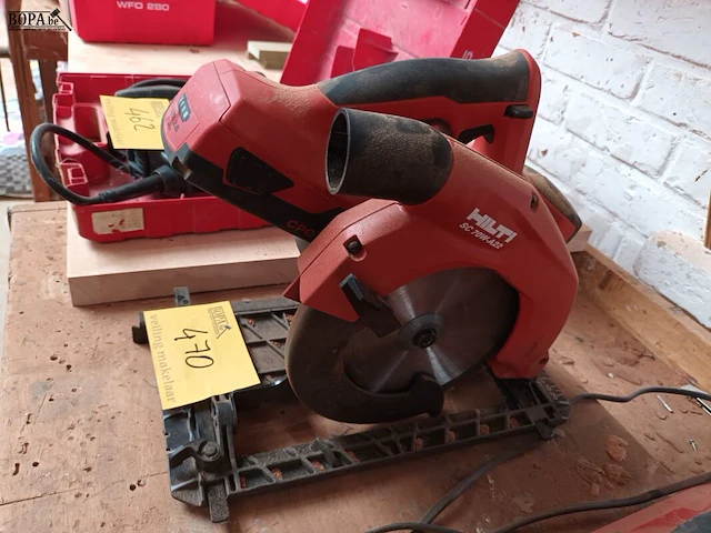 Lot 470 - accu cirkelzaag hilti - afbeelding 2 van  4