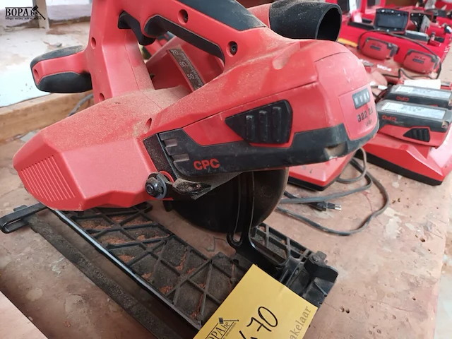 Lot 470 - accu cirkelzaag hilti - afbeelding 4 van  4