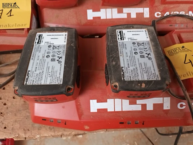 Lot 472 - lader en accu’s hilti - afbeelding 3 van  3