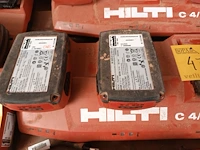 Lot 473 - lader en accu’s hilti - afbeelding 3 van  3