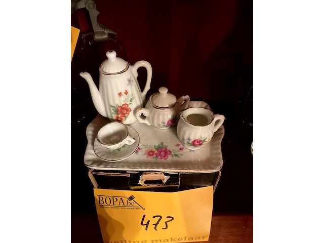 Lot 473 - minisetje koffie-theeserviesje op dienbladje - afbeelding 2 van  2