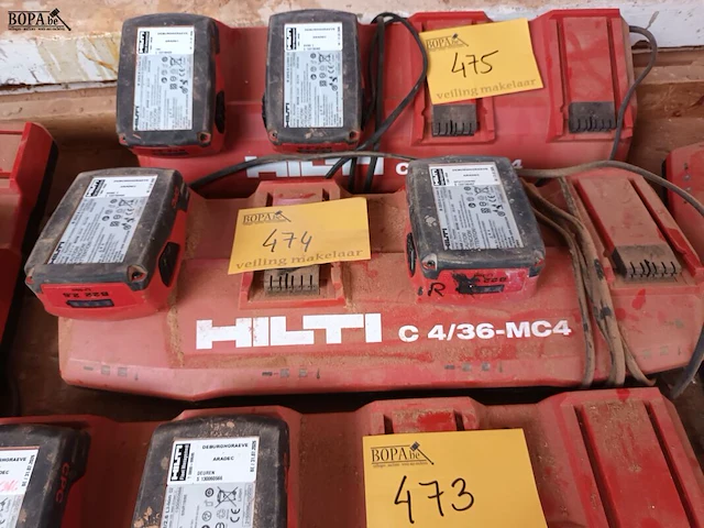 Lot 474 - lader en accu’s hilti - afbeelding 1 van  3
