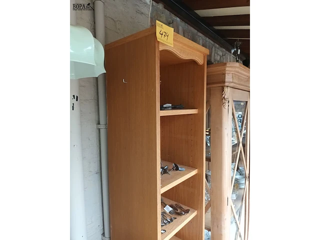 Lot 474 - smalle kast - afbeelding 3 van  3