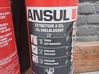 Lot 475 - co² snelblusser. 2 stuks - afbeelding 3 van  4