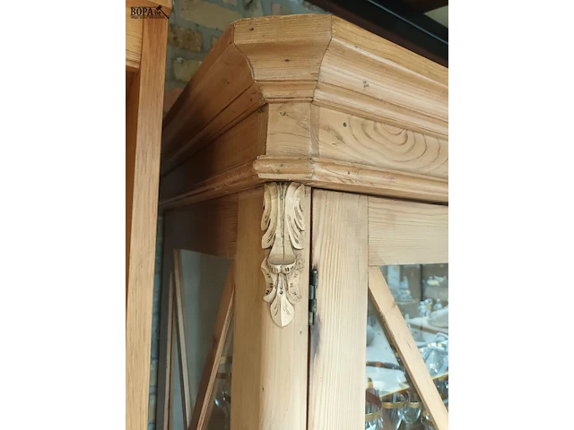 Lot 475 - houten vitrine kast - afbeelding 3 van  5