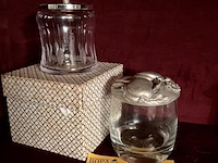 Lot 475 - kristallen potjes glas met deksel, 2 stuks - afbeelding 1 van  2