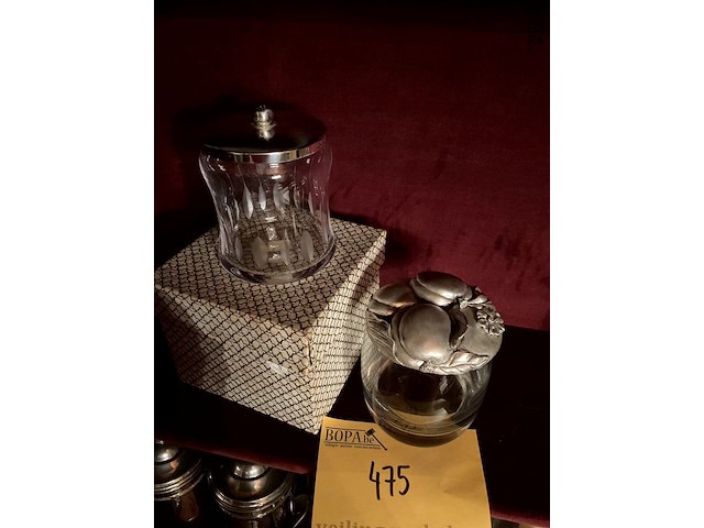 Lot 475 - kristallen potjes glas met deksel, 2 stuks - afbeelding 2 van  2