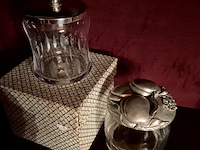 Lot 475 - kristallen potjes glas met deksel, 2 stuks - afbeelding 2 van  2