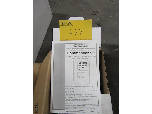 Lot 477 - commander se - afbeelding 2 van  3