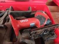 Lot 478 - accu decoupeerzaag hilti - afbeelding 2 van  3