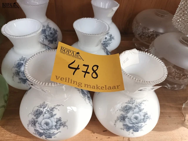 Lot 478 - glazen lampenkappen. 20 stuks - afbeelding 3 van  5