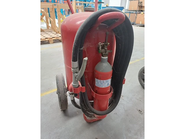 Lot 478 - mobiele poederblusser 50 kg - afbeelding 3 van  3