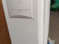 Lot 478 - radiator met bevestigingsbeugels - afbeelding 4 van  4
