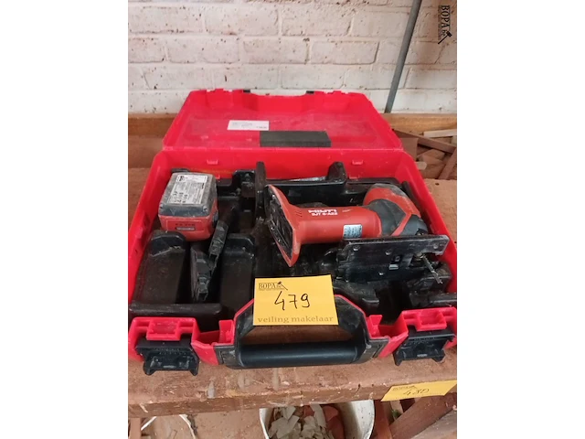 Lot 479 - accu decoupeerzaag hilti - afbeelding 1 van  3
