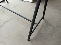 Lot 479 - kledingrek zwart - afbeelding 3 van  3