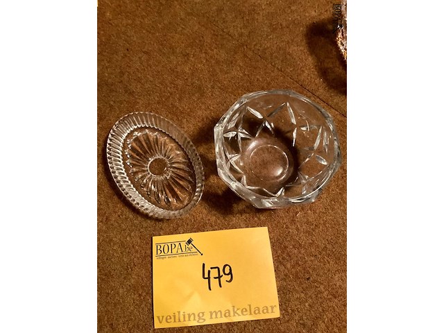 Lot 479 - kom in kristal, 2 stuks - afbeelding 1 van  2
