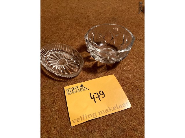 Lot 479 - kom in kristal, 2 stuks - afbeelding 2 van  2