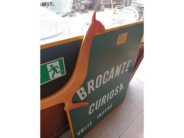 Lot 479 - uithangborden. 3 stuks - afbeelding 2 van  5