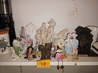 Lot 48 - beeldjes. 19 stuks - afbeelding 1 van  5