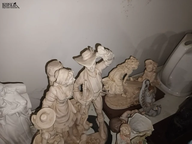 Lot 48 - beeldjes. 19 stuks - afbeelding 5 van  5