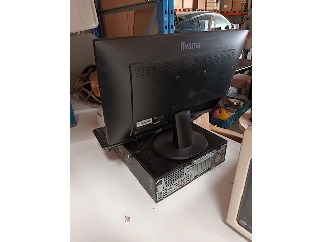 Lot 48 - computer configuratie - afbeelding 4 van  4