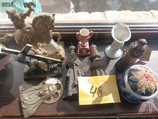 Lot 48 - diverse decoratie. 10 stuks - afbeelding 1 van  5
